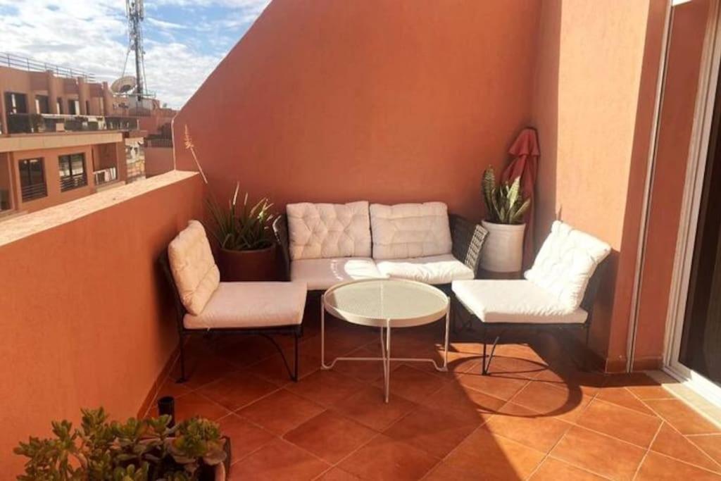 Appartement Sunny Terrace & Comfy Beds In Marrakech à Marrakesh Extérieur photo